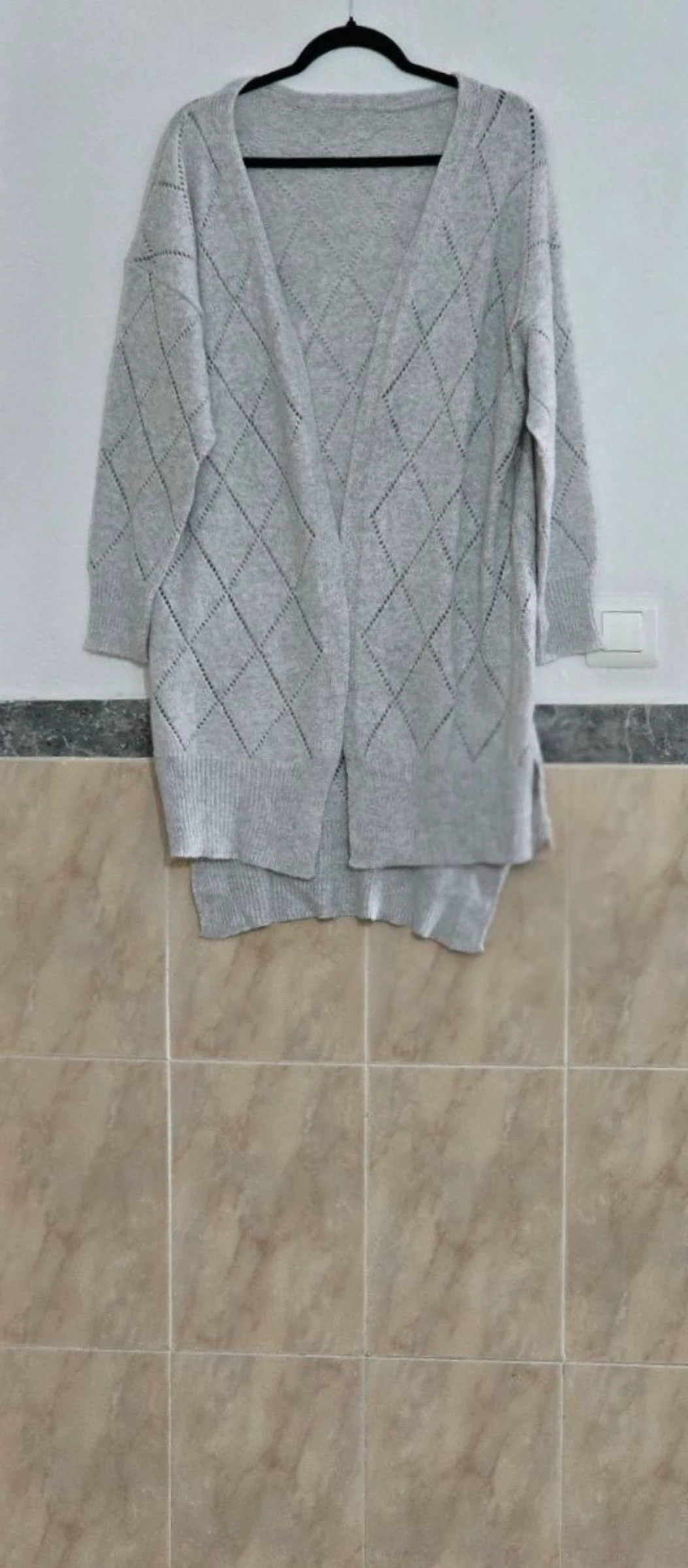 Rebeca/Cardigan gris largo calado – photo 4